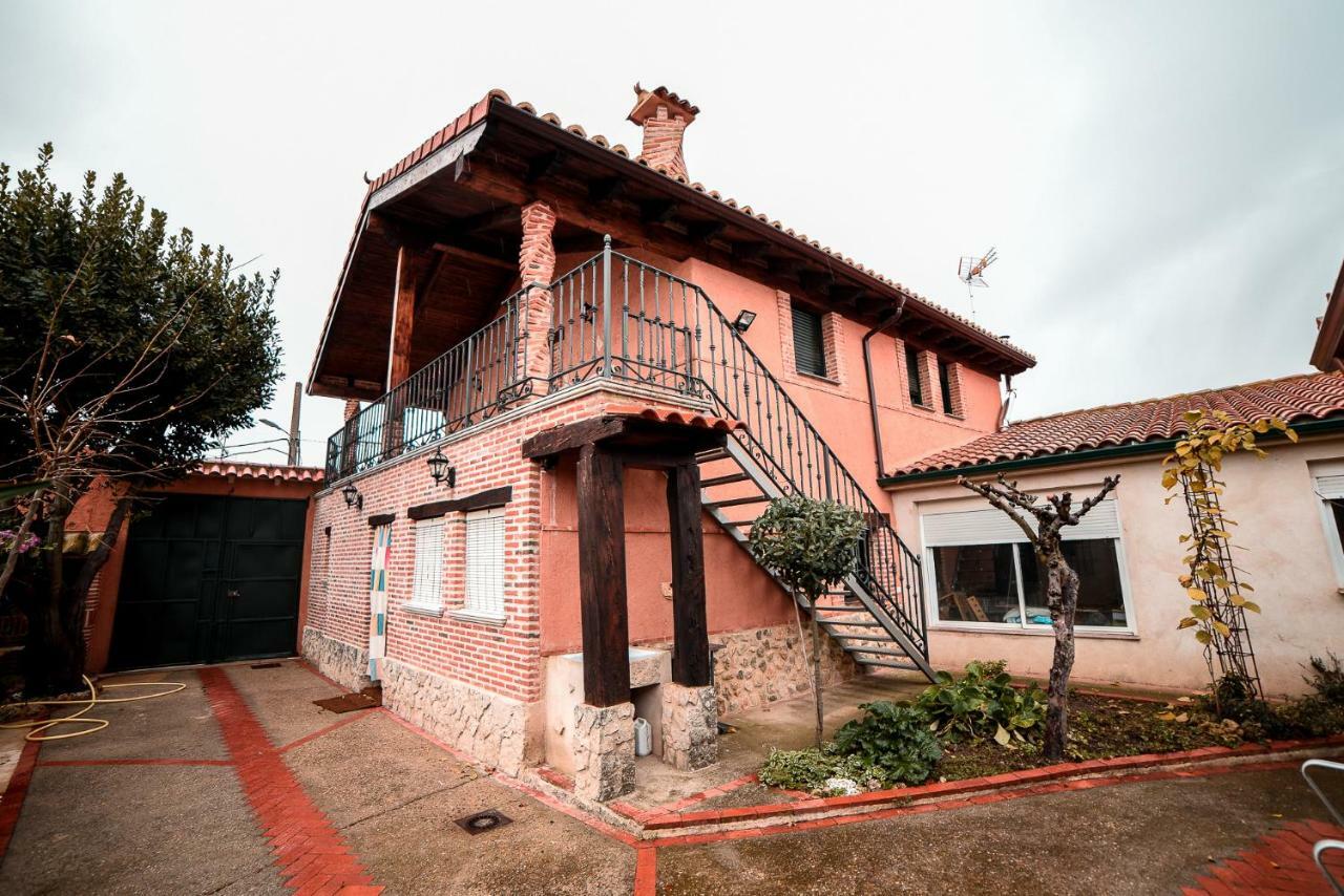 Gasthaus La Huerta Del Duero Villamarciel Exterior foto